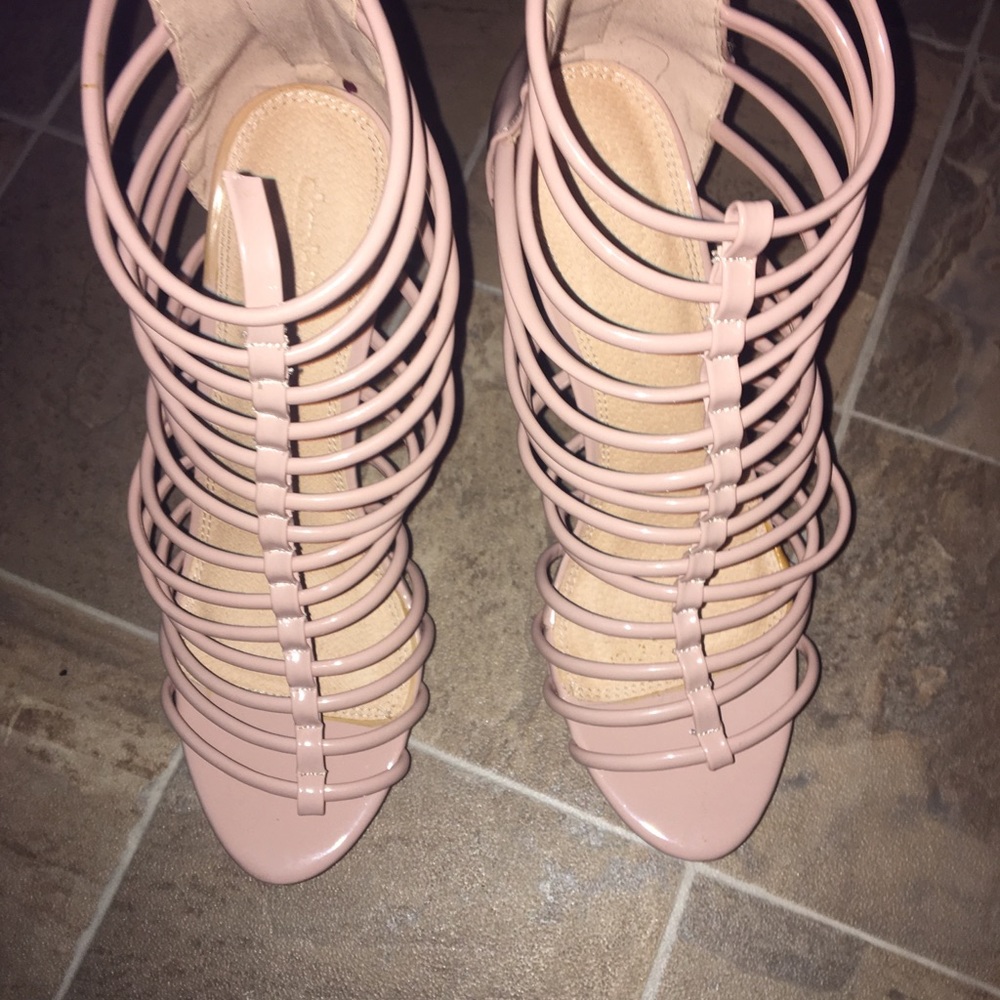 Heels - Picture 2 of 4